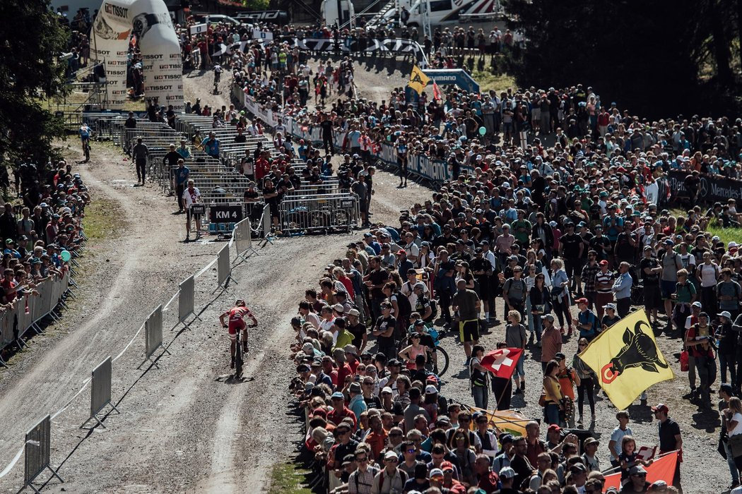 Photograph accompanying Kate Courtney steals the show at the 2018 UCI XCO World Championships