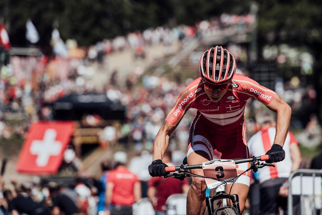 Photograph accompanying Kate Courtney steals the show at the 2018 UCI XCO World Championships