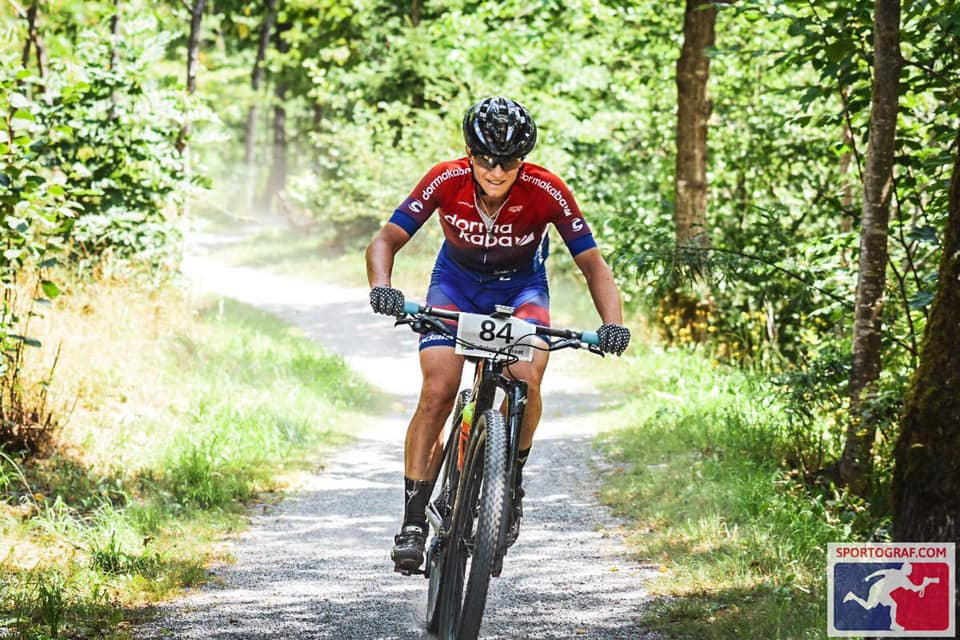 Photograph accompanying Robyn de Groot Relishes her Podium at the UCI World Marathon Championships.