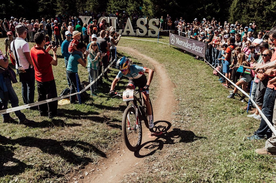 Photograph accompanying Kate Courtney steals the show at the 2018 UCI XCO World Championships