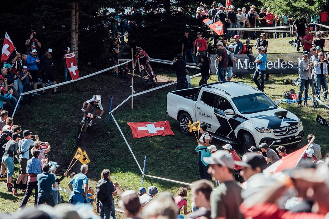 Photograph accompanying Kate Courtney steals the show at the 2018 UCI XCO World Championships