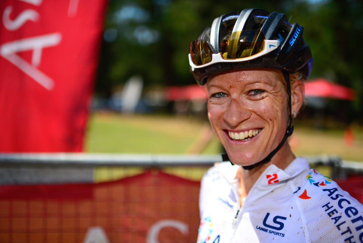 Photograph accompanying Behind the Pro : Robyn de Groot