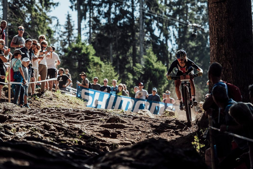 Photograph accompanying Kate Courtney steals the show at the 2018 UCI XCO World Championships