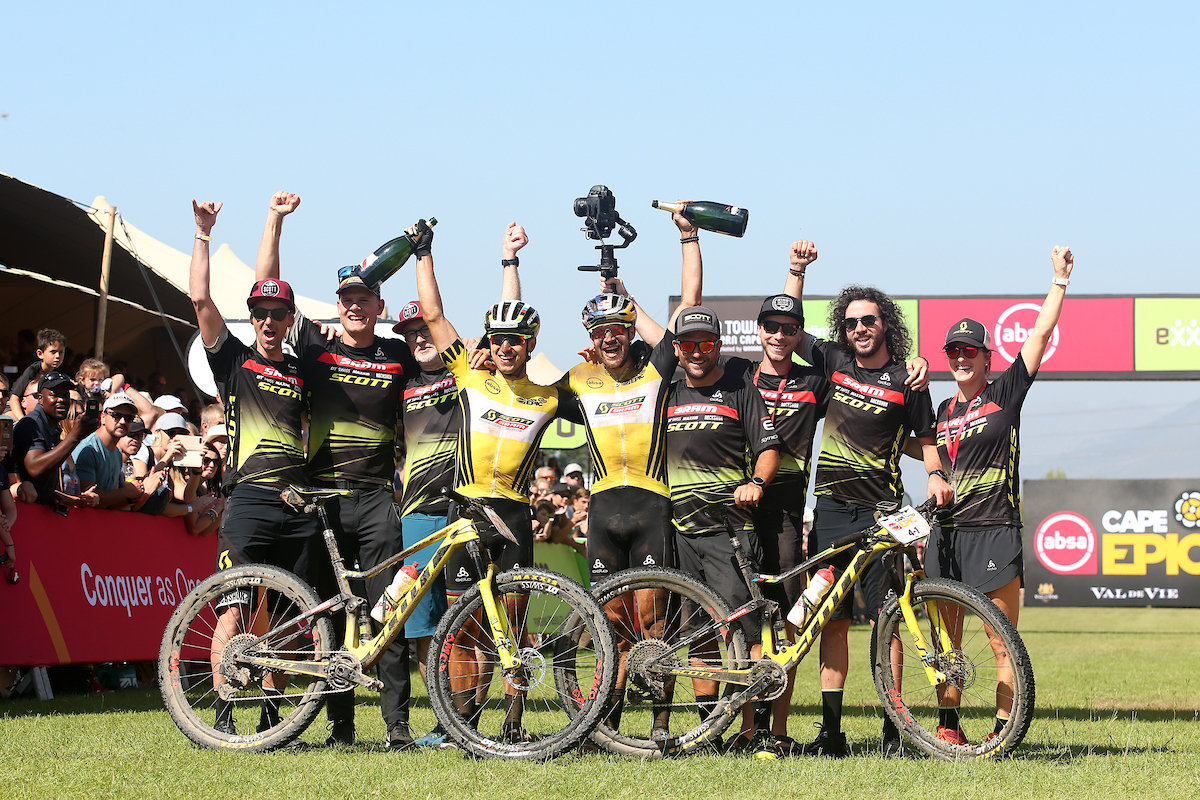 Photograph accompanying Schurter, Courtney and SRAM Renew Contracts Until 2022 with SCOTT-SRAM MTB Racing