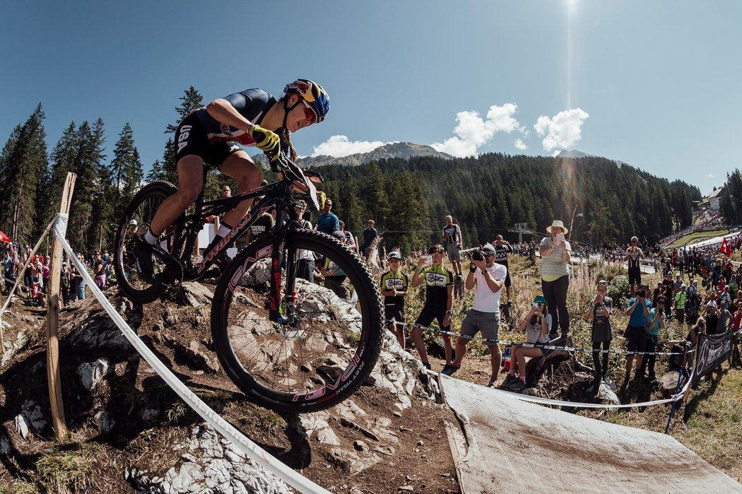 Photograph accompanying Kate Courtney steals the show at the 2018 UCI XCO World Championships